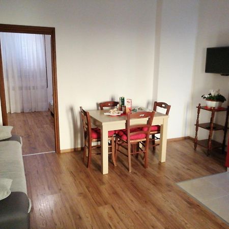 Apartman Aurora Apartment โปเรช ภายนอก รูปภาพ