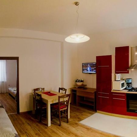 Apartman Aurora Apartment โปเรช ภายนอก รูปภาพ