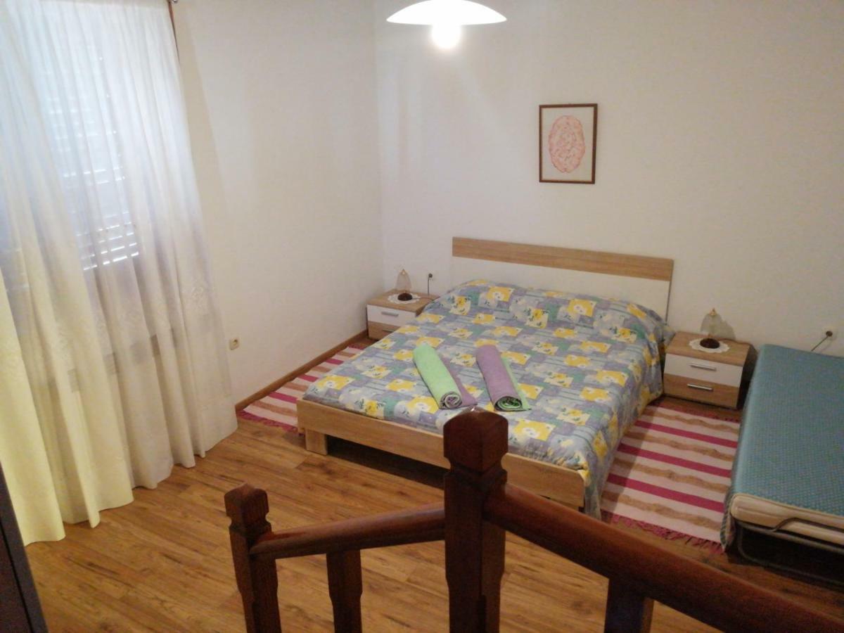 Apartman Aurora Apartment โปเรช ภายนอก รูปภาพ